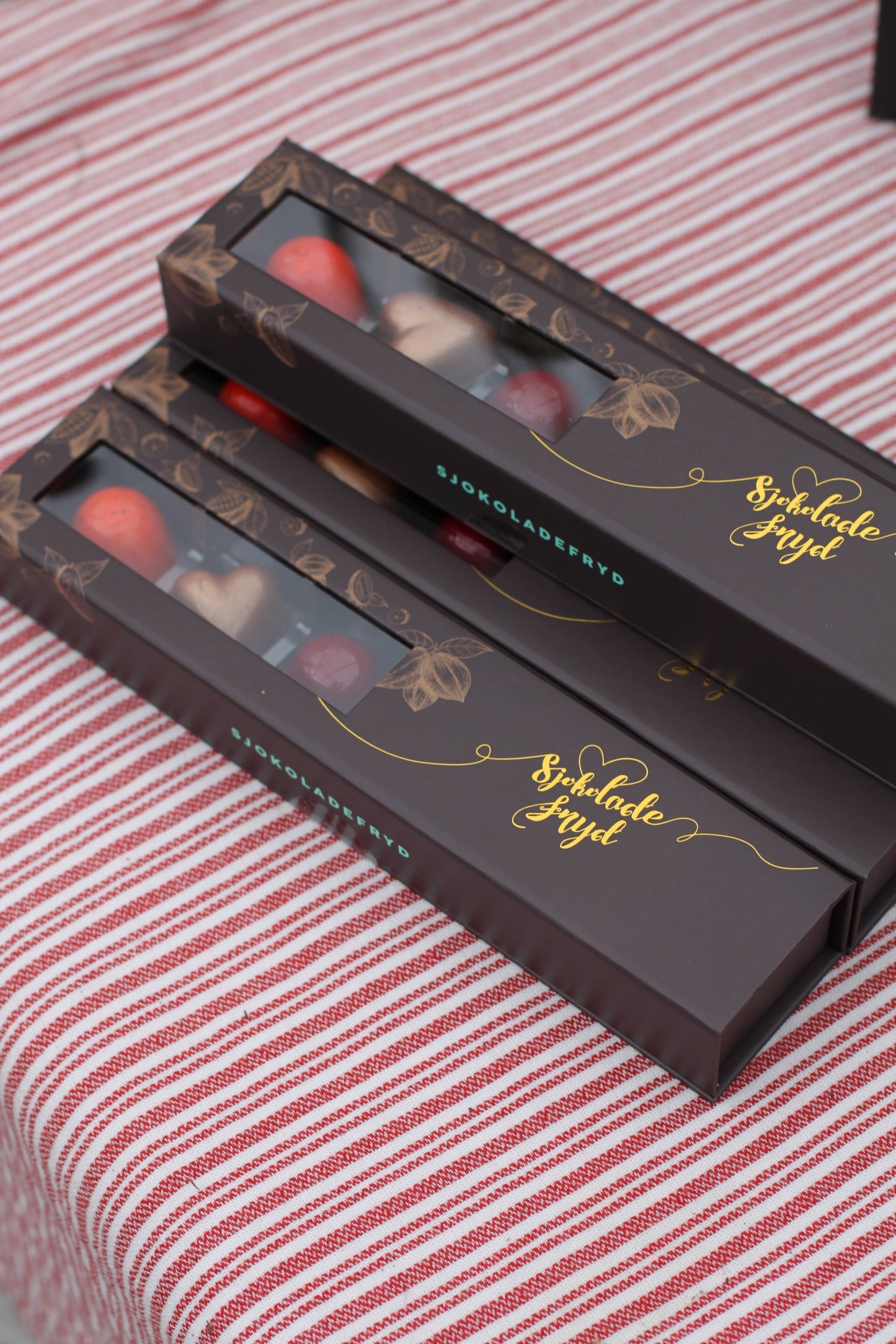 Julehilsen, blomster og sjokolade